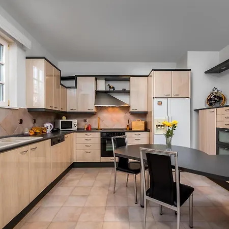 Diamanti Prime Location Vila Rhodes City