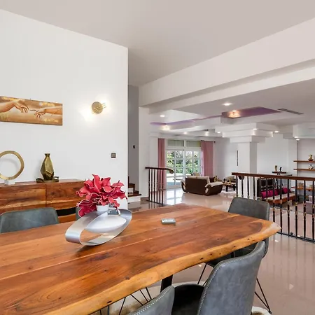 Vila Diamanti Prime Location