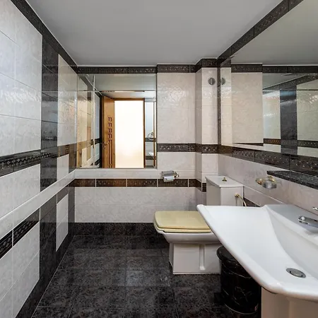 Diamanti Prime Location Vila *
